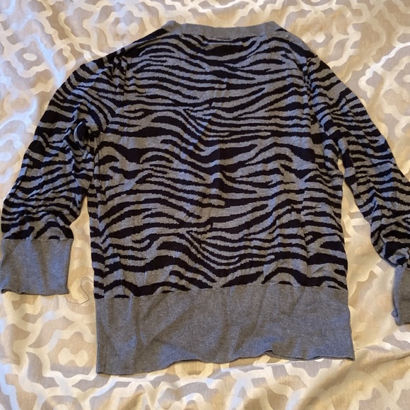 Express zebra print cardigan with black diamond buttons - Picture 4 of 6